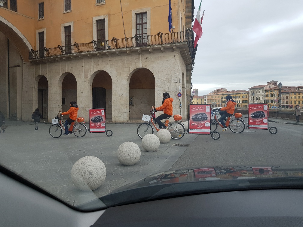 bici vela Pisa Lucca Livorno, bicicletta vela, bicicletta pubblicitaria, bici con carrello pubblicitario, bici pubblicità