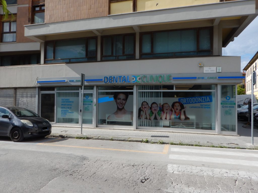 Allestimento negozi e uffici interior design film adesivi lettering wrapping adesivi calpestabili